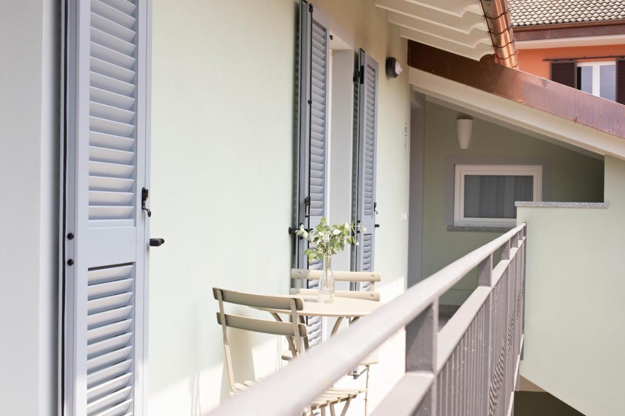Charming Moment Di Villa Porta - Residenza Porto Vecchio Luino Exteriör bild